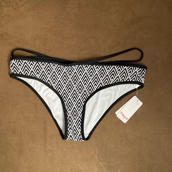 Freya Swim Gatsy Bikini 32K - Picture 5 of 7